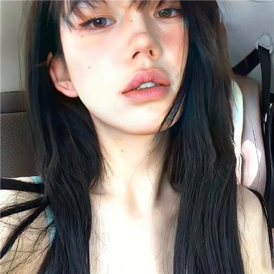 庇护棕榈树下